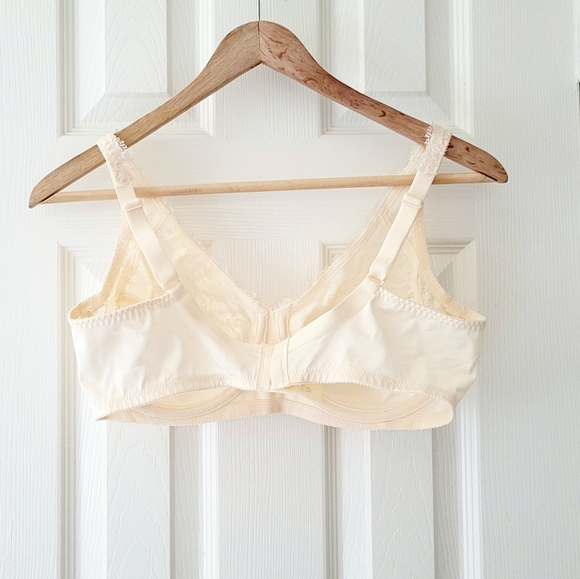 SOLD. Vintage bra - Picture 5 of 9